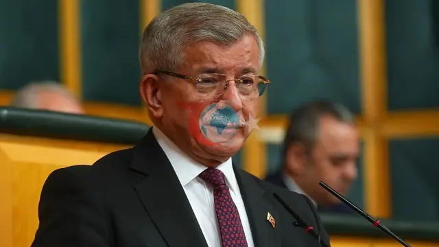 Ahmet Davutoğlu'ndan Yeni Parti İddialarına İlk Yorum: "Bize Hayırlı Olsun Demek Düşer"