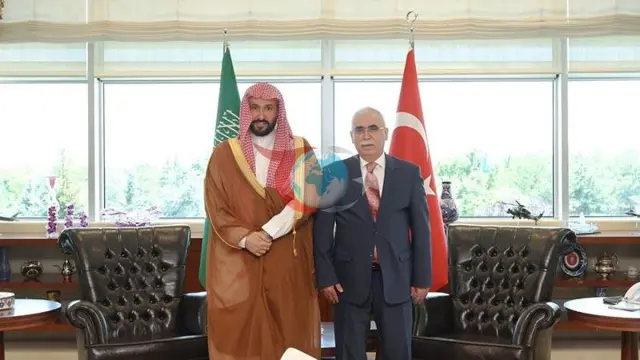 Saudiya Arabistoni delegatsiyasi Konstitutsiyaviy sud raisi Qodir Özkaya bilan tanqidiy uchrashuv: Sud tizimidagi hamkorlik davri