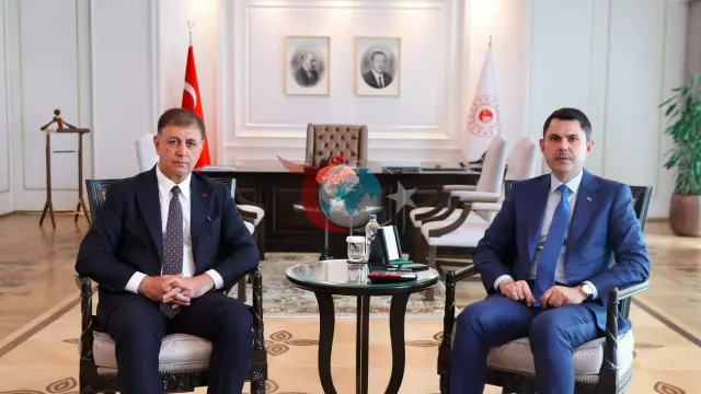 Bakan Murat Kurum ve İzmir Büyükşehir Belediye Başkanı Cemil Tugay Ankara'da Bir Araya Geldi: Kritik İzmir Zirvesi
