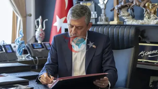 CHPdagi tarixiy bo'linma: O'zg'ur O'zel va 90 parlament a'zosi "Yangi partiya" ni tashkil qildi