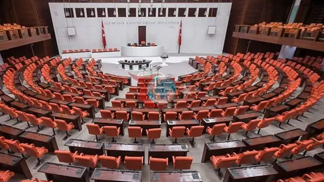 TBMM'de Tarihi Değişim: CHP'den İstifa Eden 91 Milletvekili Dengeleri Değiştirdi