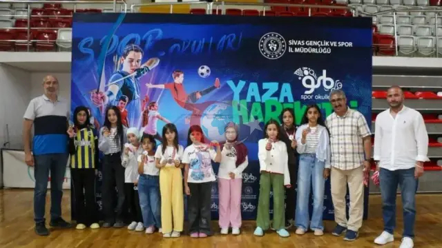 Kur’an Kursu Öğrencileri Taha Akgül Spor Salonu’nda Yarıştı: Sivas’ta Spor ve Eğlence Bir Arada