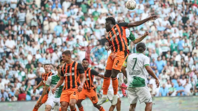 Bursaspor ve Arda Turanlı Shakhtar Donetsk Yenişemedi: Matlı Stadyumu'nda Sessiz Düello