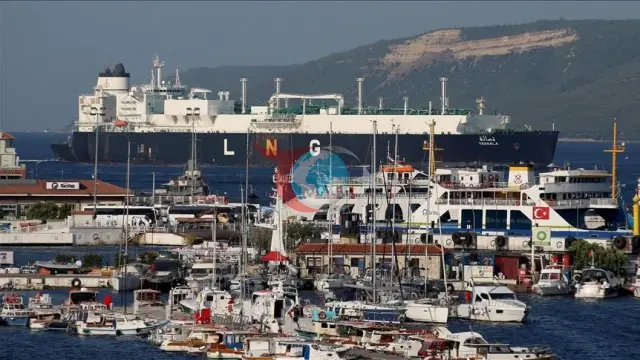 Türkiye'nin Enerji Arzına Önemli Takviye: Cezayir'den Gelen Dev LNG Gemisi "Ougarta" Limana Ulaştı