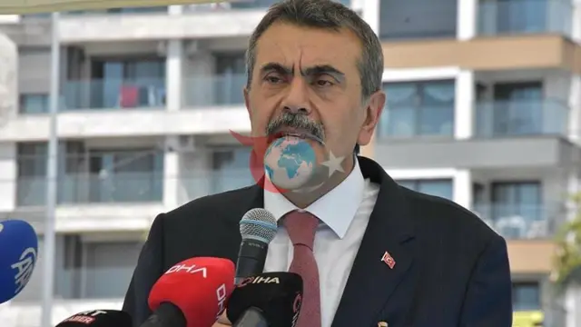 Vazir Yusuf Tekin Izmirda so'zladi: "18 million farzandimiz uchun kechayu kunduz ishlaymiz"