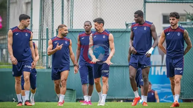 Trabzonspor Kasımpaşa Deplasmanı İçin İstanbul'a Uçtu: Kamp Kadrosu ve Eksikler Belli Oldu