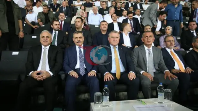 Diyarbakır'da Tarihi Gece: Bakanlar ve TFF Başkanı Amedspor - Erzurumspor Maçında Buluştu