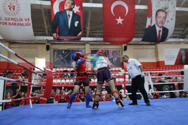 Bilecik'te Ringin Sultanları ve Efendileri Buluştu: 2. İller Arası Kick Boks Şampiyonası Sona Erdi