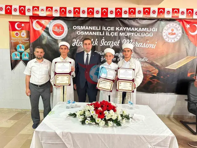 Osmaneli'de Hafızlık Eğitimini Tamamlayan Öğrenciler İcazet Belgelerini Aldı