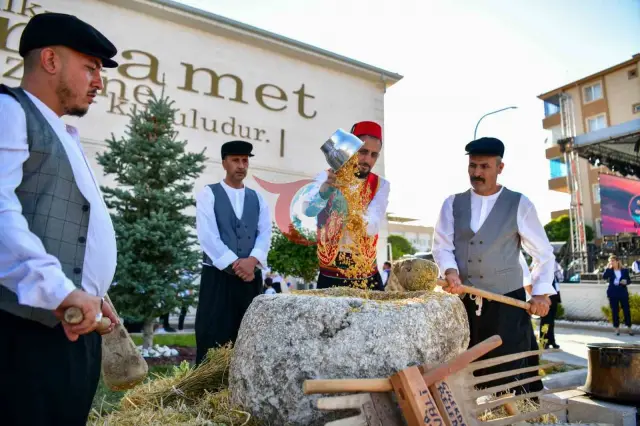 Kırşehir’de Geleneksel Miras Coşkusu: 8. Çiçekdağı Bulgur Festivali Kapılarını Açtı
