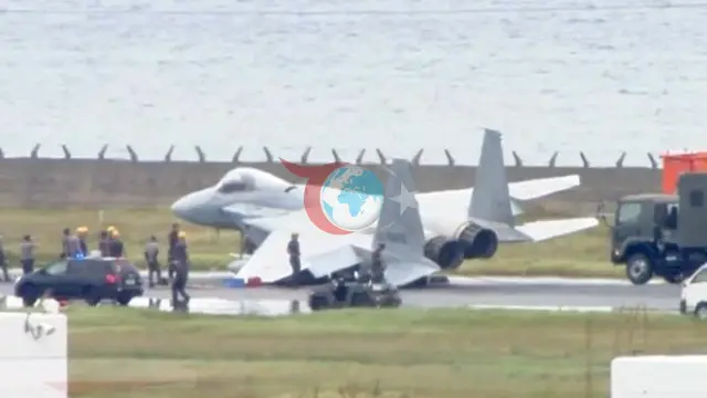 F-15 жойғыш ұшағы Жапонияда ұшу-қону жолағында қанатына қонды: Наха әуежайында төтенше жағдай