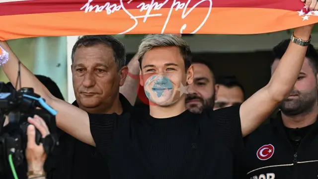 Galatasaray Geleceğe Yatırım Yaptı: Aleksey Batrakov Transferi TFF'ye Bildirildi!