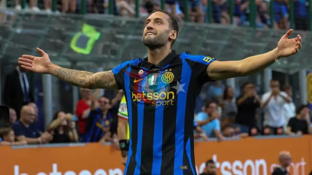 Hakan Çalhanoğlu Golle Başladı: Son Şampiyon Inter Sezona Fırtına Gibi Girdi!