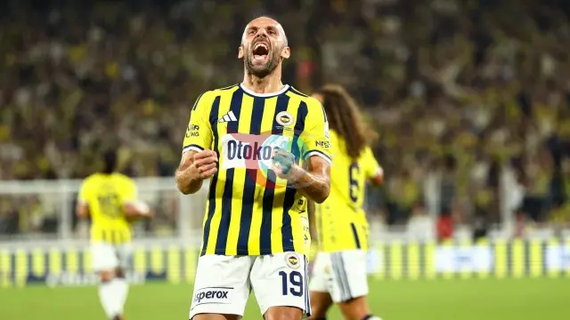 Vedat Muriqi Kadıköy'de Küllerinden Doğdu: 6 Yıl Sonra Gelen Tarihi Gol!