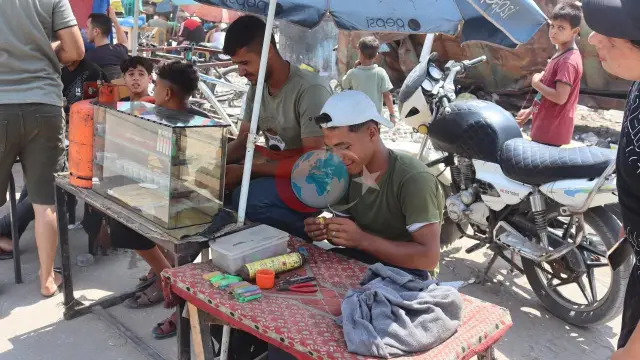 Gazze'de Çakmak Lüks Tüketim Maddesi Oldu: Fiyatlar 20 Katına Çıktı, Eski Çakmaklar Tamir Ediliyor