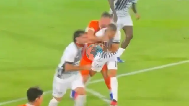 Beşiktaş Alanya'da İsyan Etti! Aliti'nin Trossard'a Müdahalesine Eski Hakemlerden "Net Kırmızı Kart" Yorumu