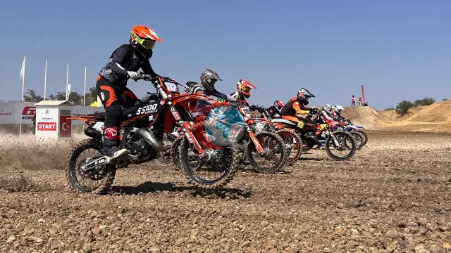 Tekirdağ'da Adrenalin Dolu Hafta Sonu: Balkan ve Türkiye Motokros Şampiyonaları Sona Erdi
