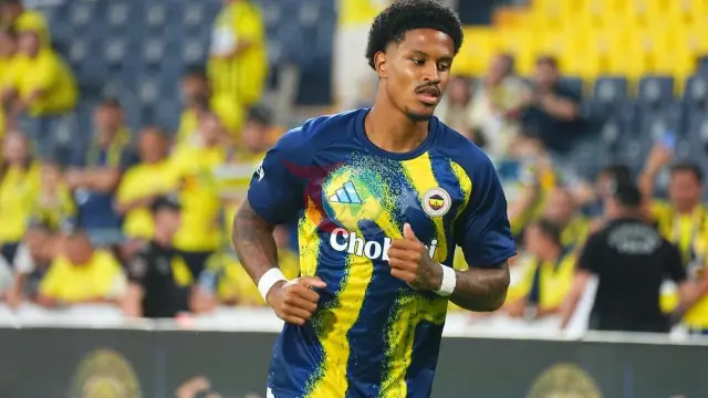 Roma Transferinde Beklenmedik Engel: Jayden Oosterwolde İçin Ek Sağlık Kontrolü Kararı
