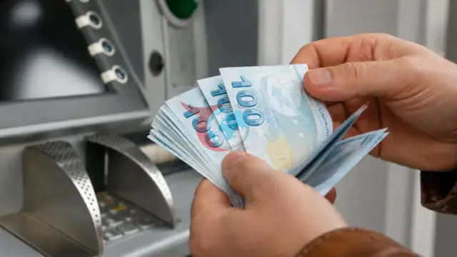 Bankomatdan pul olayotganda bunday xatoga yo'l qo'ymang: Pulingiz bug'lanib ketishi mumkin!