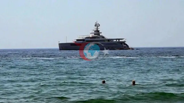 Kuşadasında Milyarder Breeze: Limanda lövbər salan 250 Milyon Dollarlıq Meqa Yaxta 'Cloudbreak'