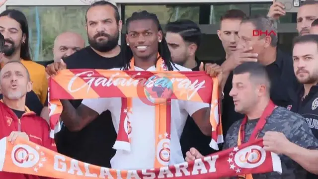 Galatasaray'da Rafael Leao Çılgınlığı: Portekizli Süper Solak İstanbul'a İndi!