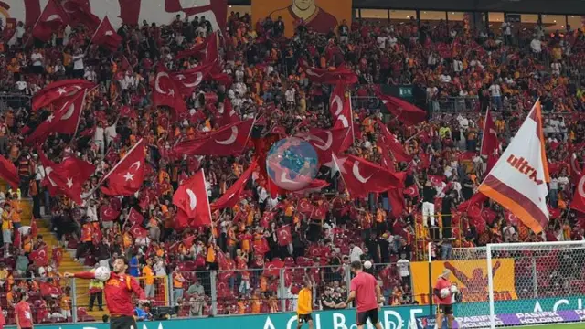 Galatasaray - Göztepe Karşılaşmasında Son Dakika Sürprizi: Jankat Yılmaz Sahada, Aleksey Batrakov Kulübede!