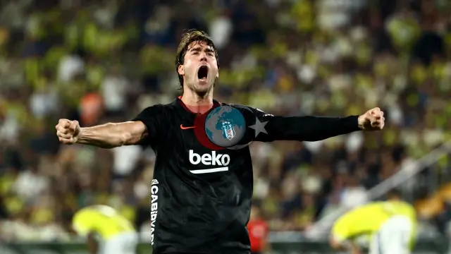 Beşiktaş'ın Golcüsü Dusan Vlahovic Derbiyi Boş Geçmedi: Kadıköy'de Zaferin Mimarı Oldu!