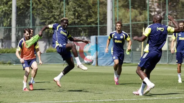 Fenerbahçe Roma Maçı Hazırlıklarına Başladı: Devler Ligi'nde Büyük Heyecan