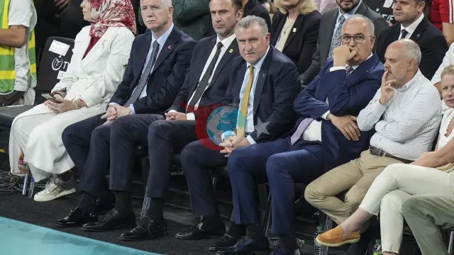 Şəbəkə Sultanları Avropanın Ən Böyükləridir! Nazir Bak: “Bitdi deməyincə, bitməz”