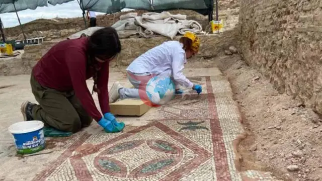 Pompeiopolis Antik Kenti’nde Tarihi Keşif: 105 Metrekarelik Görkemli Mozaik Gün Yüzüne Çıkarıldı