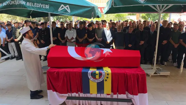 Fenerbahçe'den Büyük Vefa: Tribünde Hayatını Kaybeden Gazinin Çocuklarına Kulüp Sahip Çıkacak
