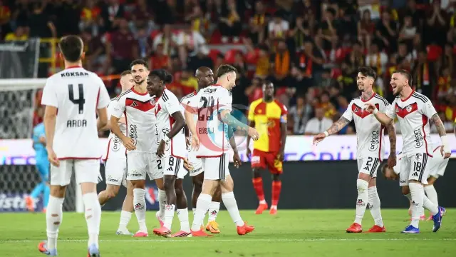 Gaziantep FK İzmirdə Fırtına kimi Əsdi: Göztepe Evdə Dağıldı!