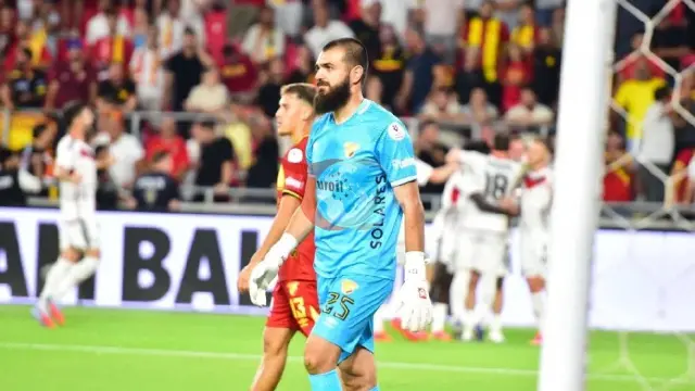 Göztepe'de Luka Gugeshashvili Depremi! Taraftarı Tehdit Eden Gürcü Kaleci Kadro Dışı Bırakıldı