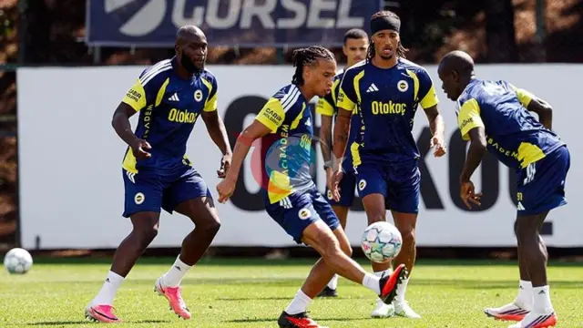 Fenerbahçe 18 Yıl Sonra Devler Ligi Sahnesinde: Rakip İtalyan Devi Roma!