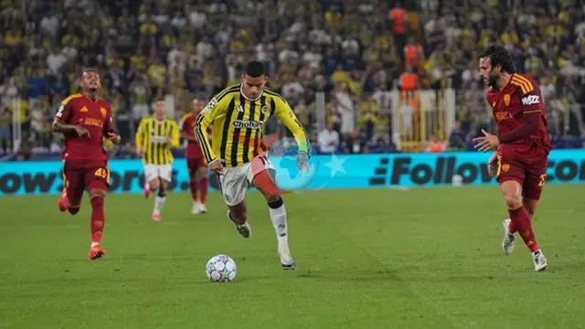 Fenerbahçe Devler Ligi'ne Puanla Döndü: Kadıköy'de Roma ile Nefes Kesen Düello