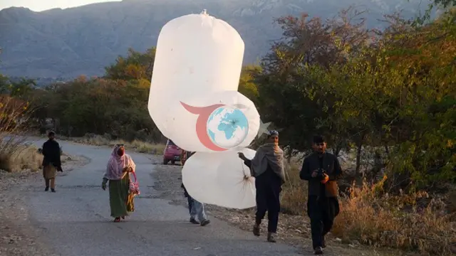 Pakistan'da Ölümle Dans: Altyapısızlık Nedeniyle Doğal Gazı Poşetle Taşıyorlar