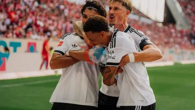 Can Uzun Yıldızlaştı: Eintracht Frankfurt, Mainz Deplasmanında Can Buldu!