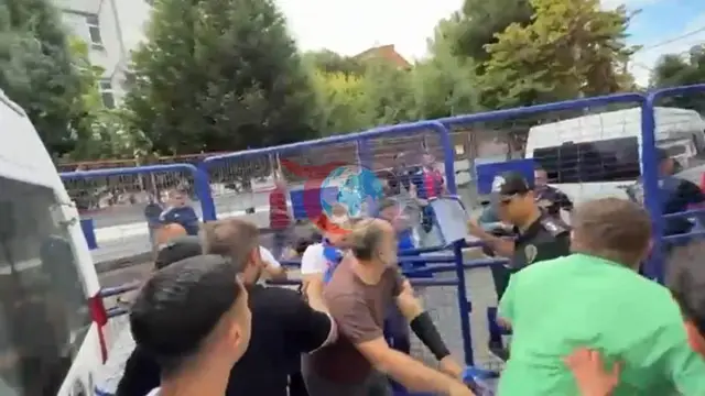 Zonguldak Kömürspor - Karabük İdman Yurdu Derbisinde Tansiyon Yükseldi: Taraftarlar Arasında Arbede!