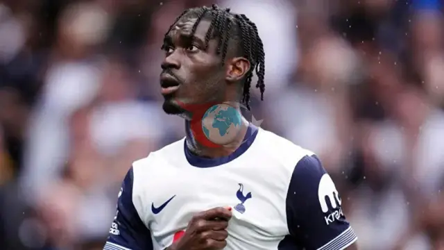 Süper Lig Devlerinin Peşinden Koştuğu Yıldız İmzayı Atıyor: Yves Bissouma Ajax Yolunda!