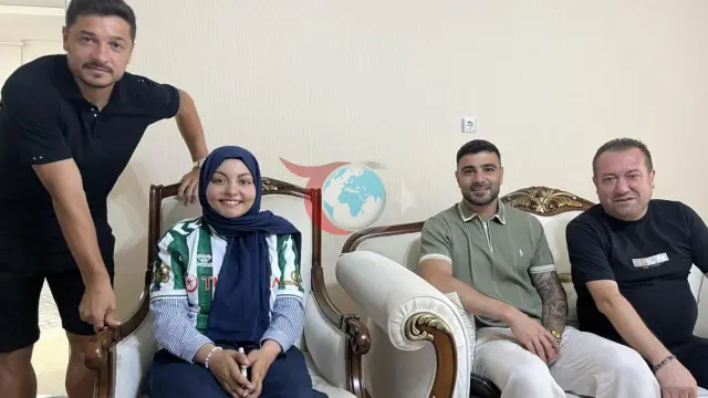 Konyaspordan Xərçəng Müalicəsi Olunan Sude Ay'a Mənalı Ziyarət: "Bəxtimiz Sənsən"