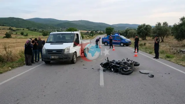 Manisa Saruhanlı'da Feci Kaza: Kamyonetle Çarpışan Motosiklet Sürücüsü Doğan Güleç Hayatını Kaybetti