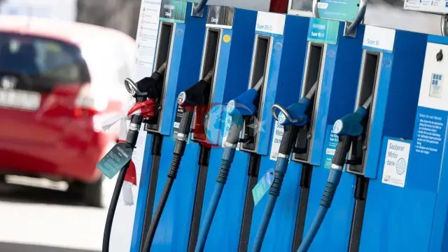 Almanya'da Akaryakıt Krizi: Benzin Fiyatları Tarihi Rekor Kırdı, Dizel Zirveye Koşuyor!