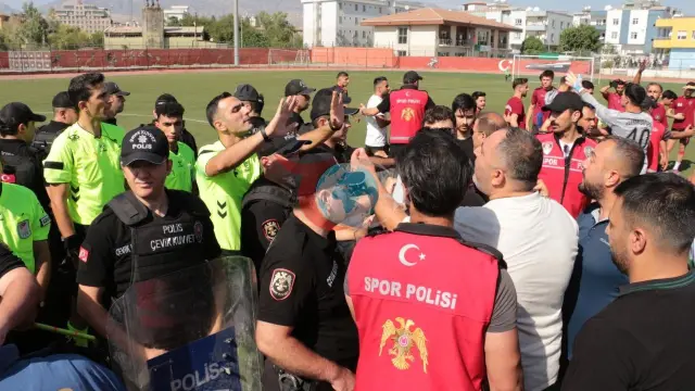 Türkiyə kubokunda fövqəladə hadisə: Meydançaya çıxmadan raunddan qaçırlar!