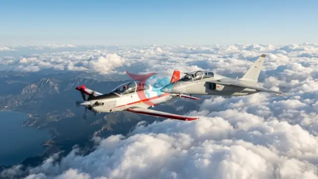 Гөк Ватандағы тарихи кезең: HÜRKUŞ-II және HÜRJET ұлттық ұшақтарының қос табысы