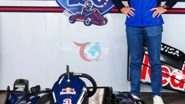 Max Verstappen Silverstone'da Tarih Yazdı: Go-Kart Yarışında Son Sıradan Başlayıp 100 Rakibini Geçti!