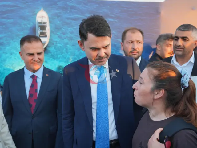 Depremzede Kadından Bakan Murat Kurum'a Duygusal Hatay Teşekkürü: "O Süreci Bizimle Yaşayan Bilir"