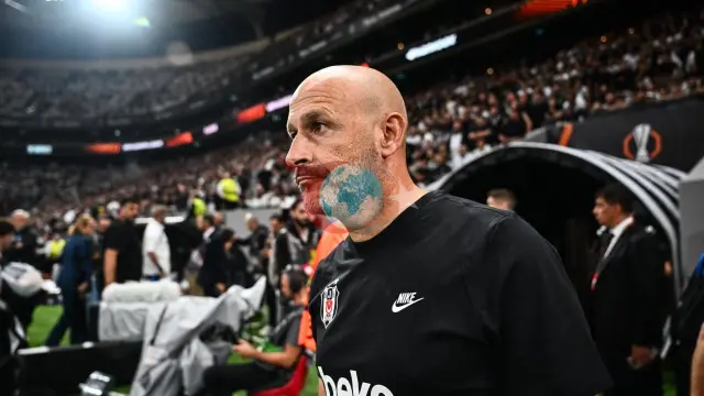 Vincenzo Italiano-dan Beşiktaş azarkeşlərinə duyğusal təşəkkür: "Bacarsam, 42 min insanı bir-bir qucaqlayardım"
