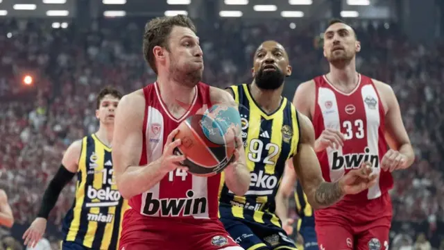 Fenerbahçe Tarfin Tarihi EuroLeague Süper Kupa'da Final İçin Sahada