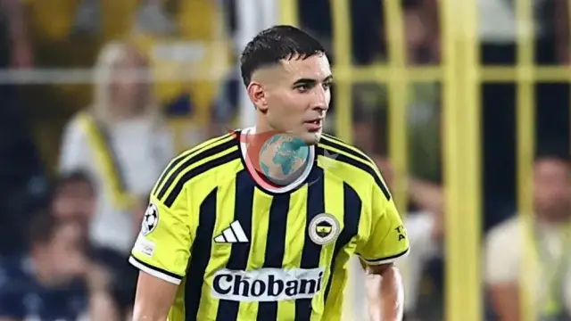 Fenerbahçe'de Şok Sakatlık: Mert Müldür Sahalardan En Az 2 Ay Uzak Kalacak!