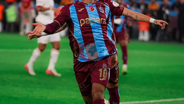 Trabzonspor'un Mısırlı Yıldızı Mohamed Salah'tan Galatasaray Derbisinde Tarihi Performans: Hat-Trick ve Asist!